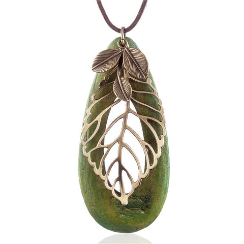 Wooden Leaf Necklace - Plantasiathemarket